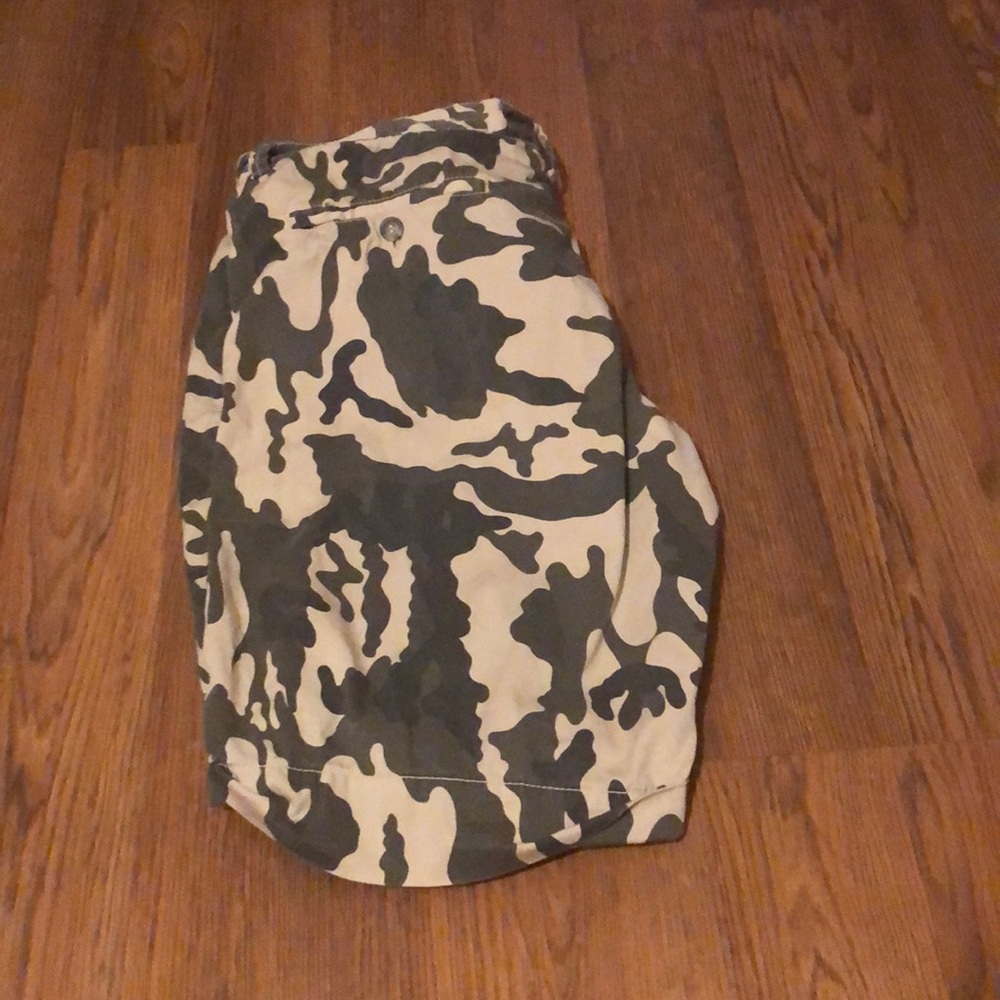 Camo shorts - Picture 2 of 3